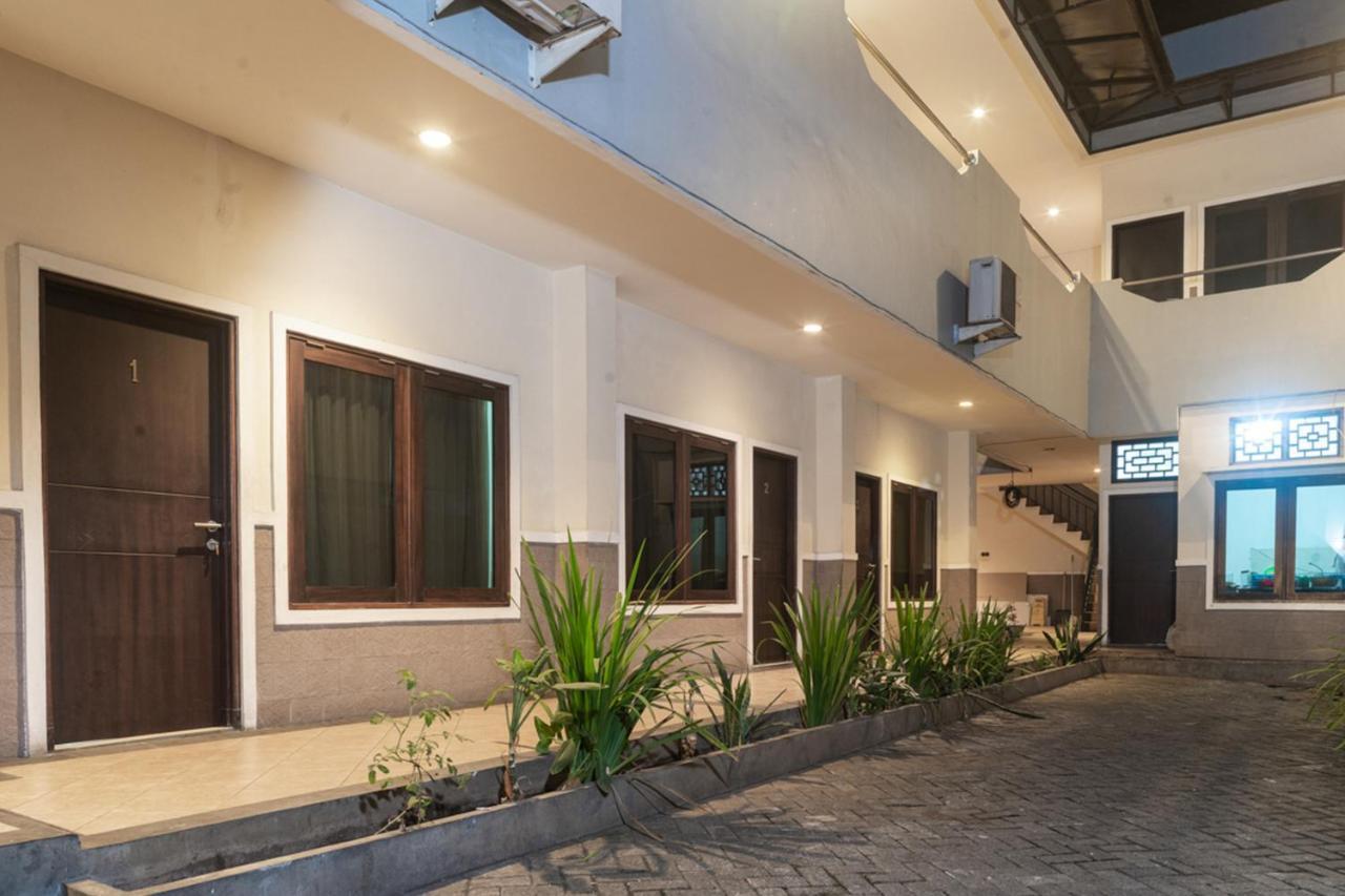 Reddoorz Near Bahu Mall Manado Malalayang Eksteriør billede