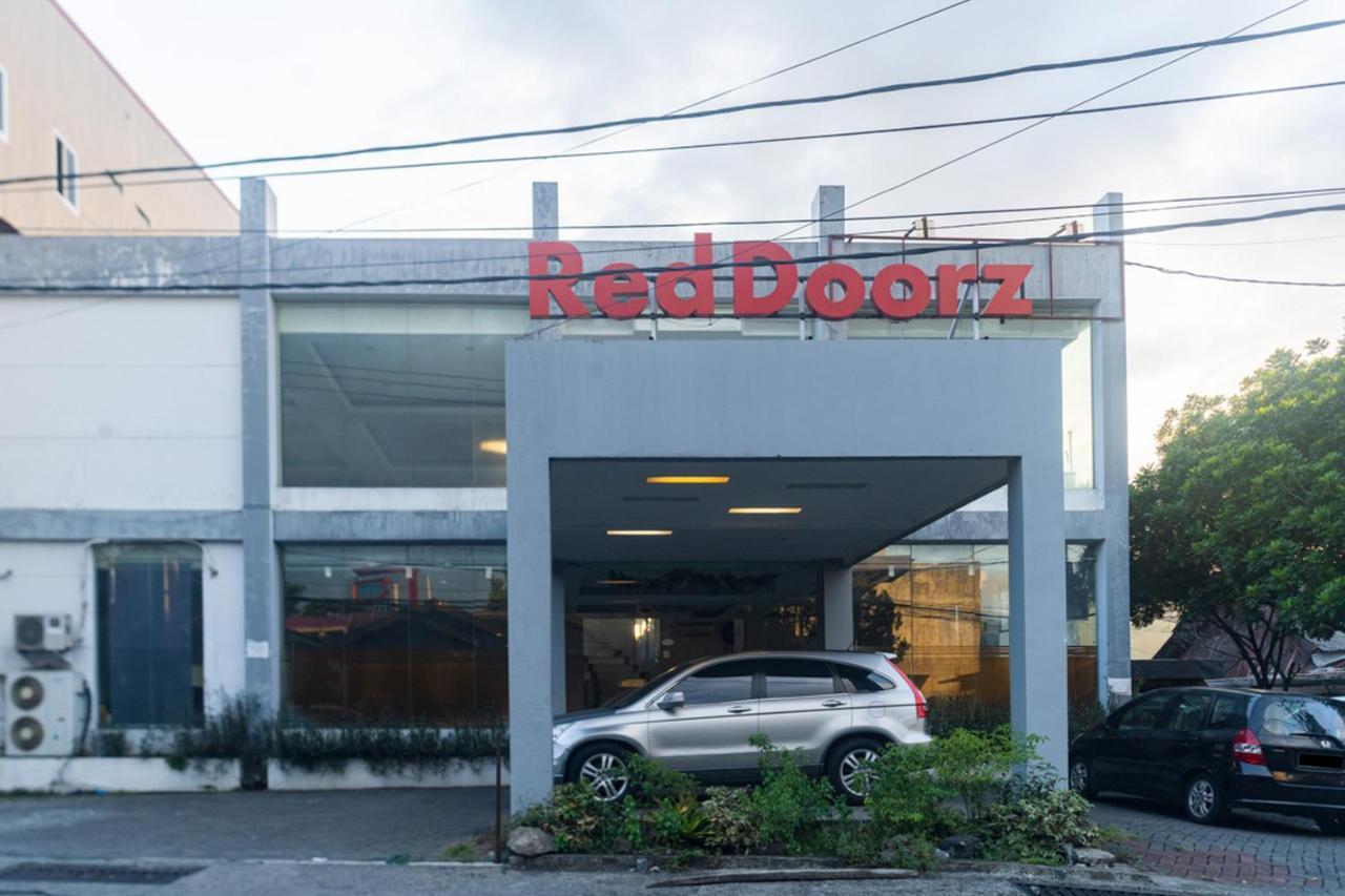 Reddoorz Near Bahu Mall Manado Malalayang Eksteriør billede