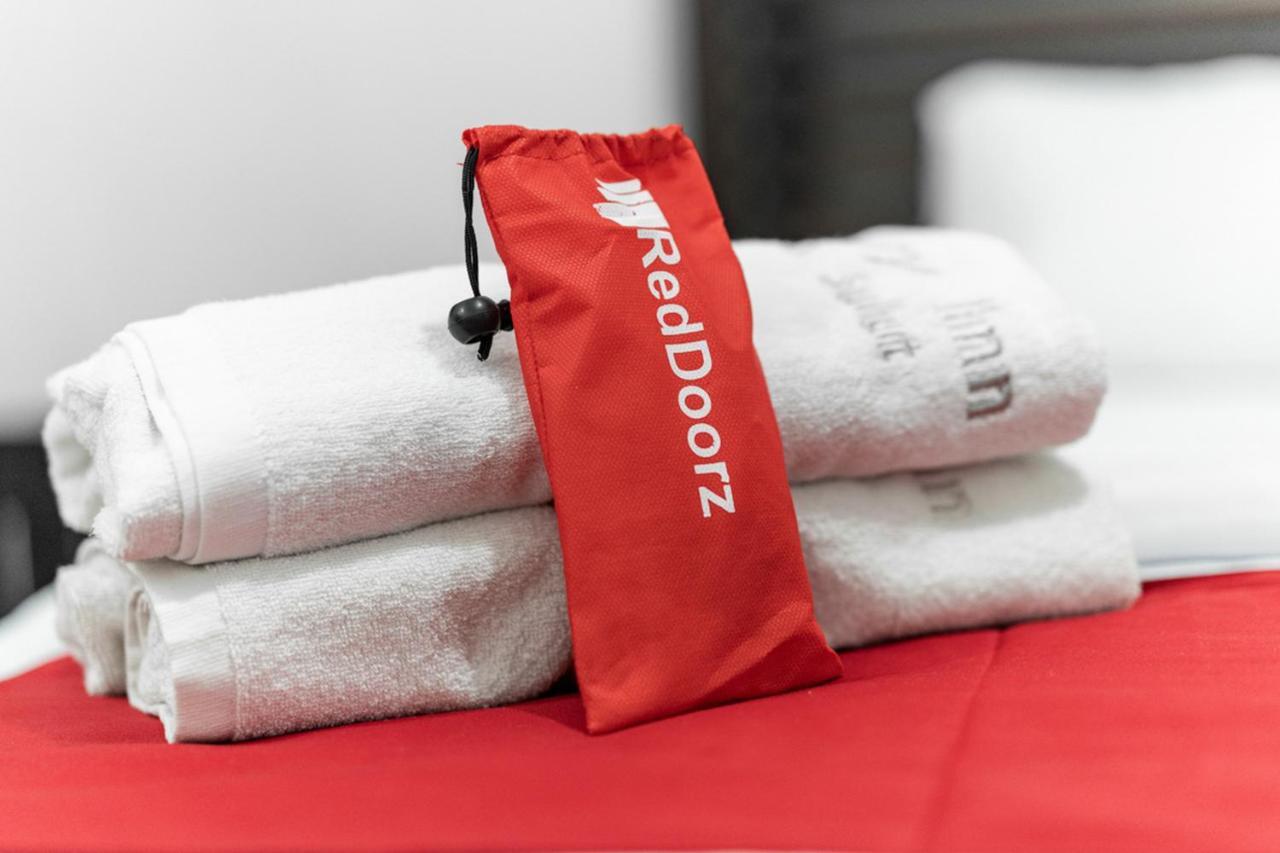 Reddoorz Near Bahu Mall Manado Malalayang Eksteriør billede