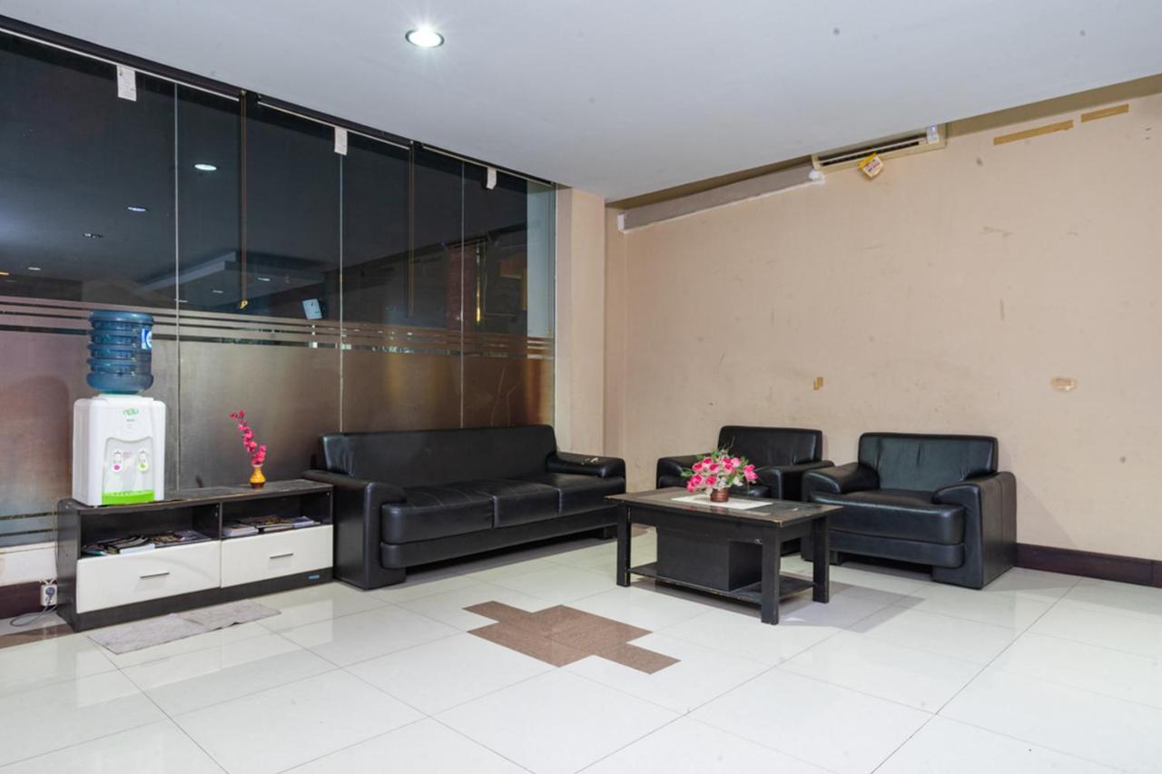 Reddoorz Near Bahu Mall Manado Malalayang Eksteriør billede