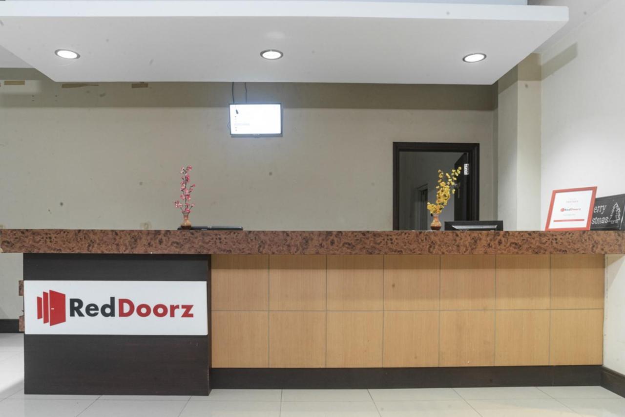 Reddoorz Near Bahu Mall Manado Malalayang Eksteriør billede