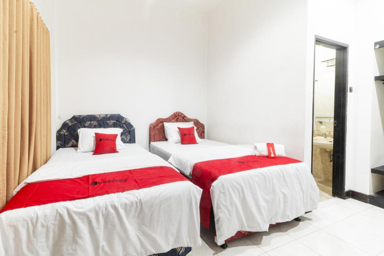 Reddoorz Near Bahu Mall Manado Malalayang Eksteriør billede