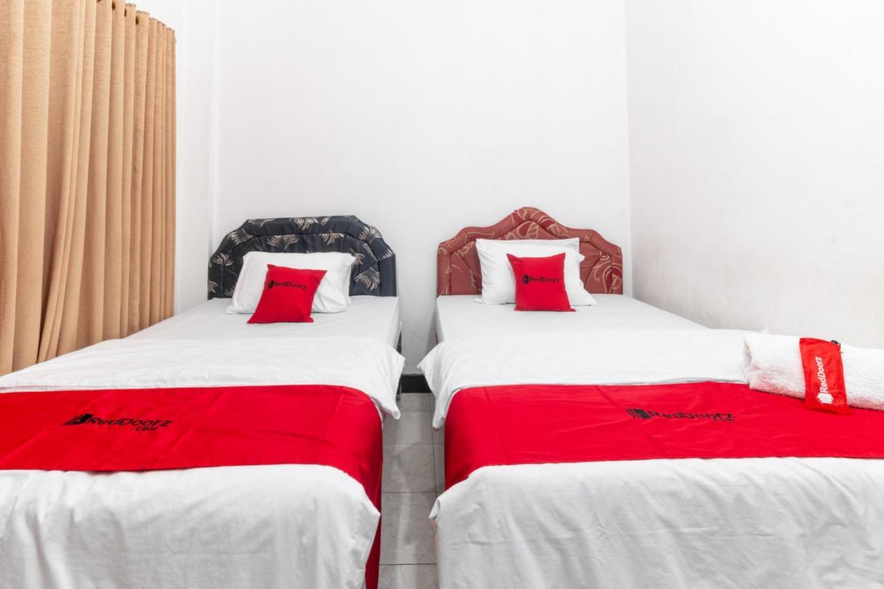 Reddoorz Near Bahu Mall Manado Malalayang Eksteriør billede