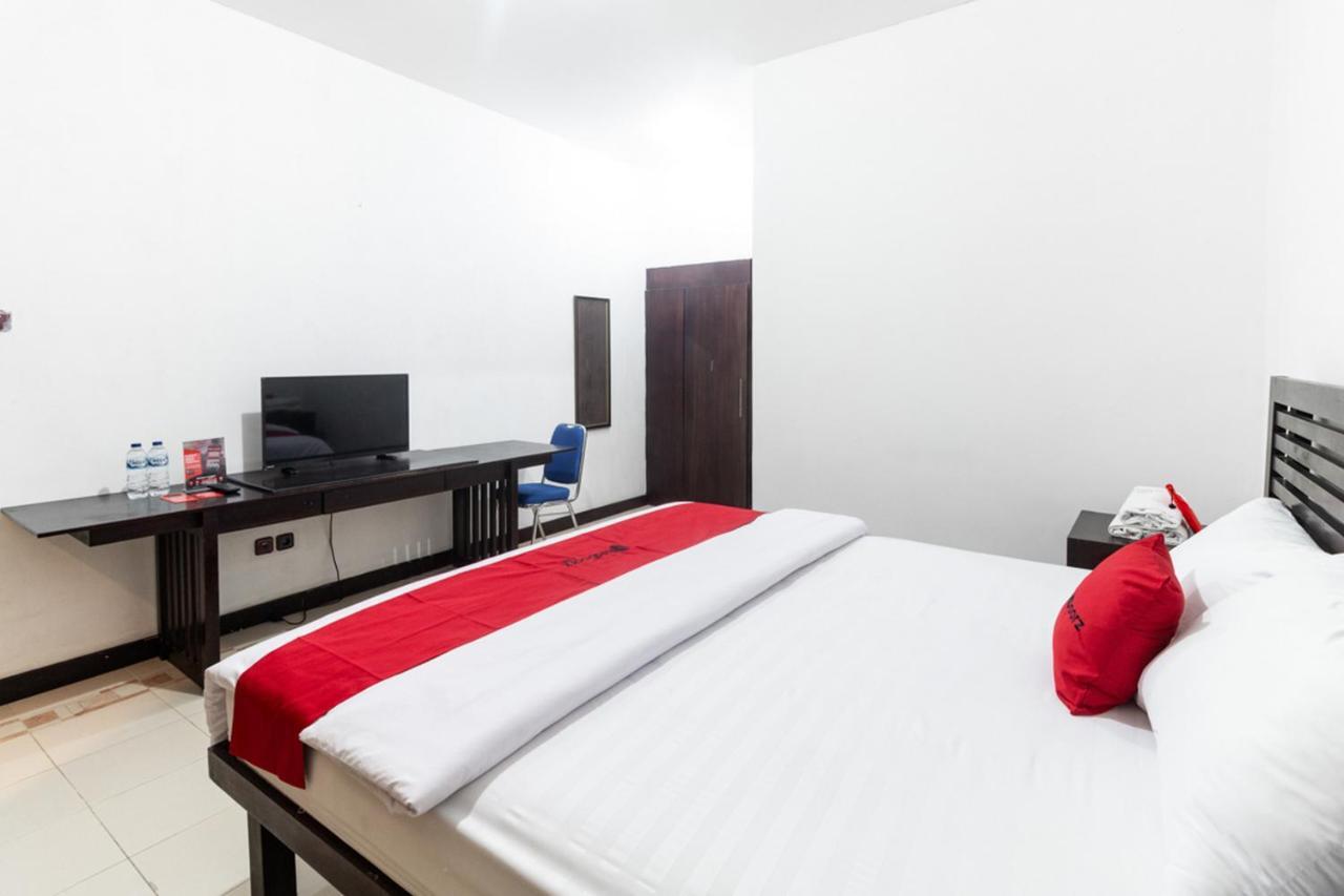 Reddoorz Near Bahu Mall Manado Malalayang Eksteriør billede