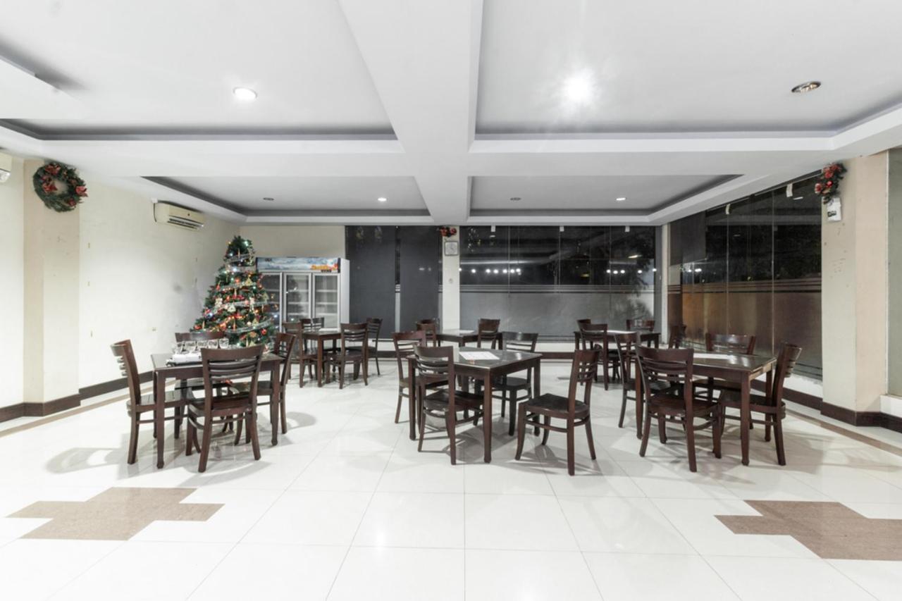 Reddoorz Near Bahu Mall Manado Malalayang Eksteriør billede